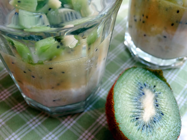 ricetta dessert kiwi in bicchiere