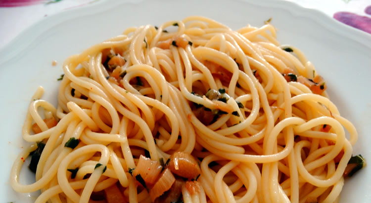 ricetta spaghetti con punte di asparagi bianchi