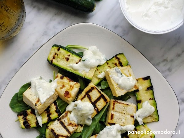 insalata di tofu e zucchine grigliate
