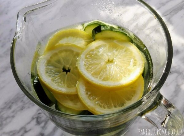 acqua detox limone cetriolo