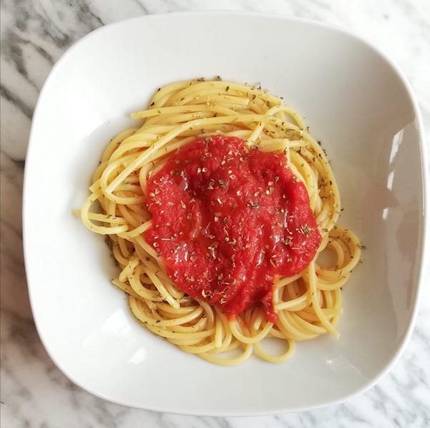 spaghetti con salsa di pomodoro